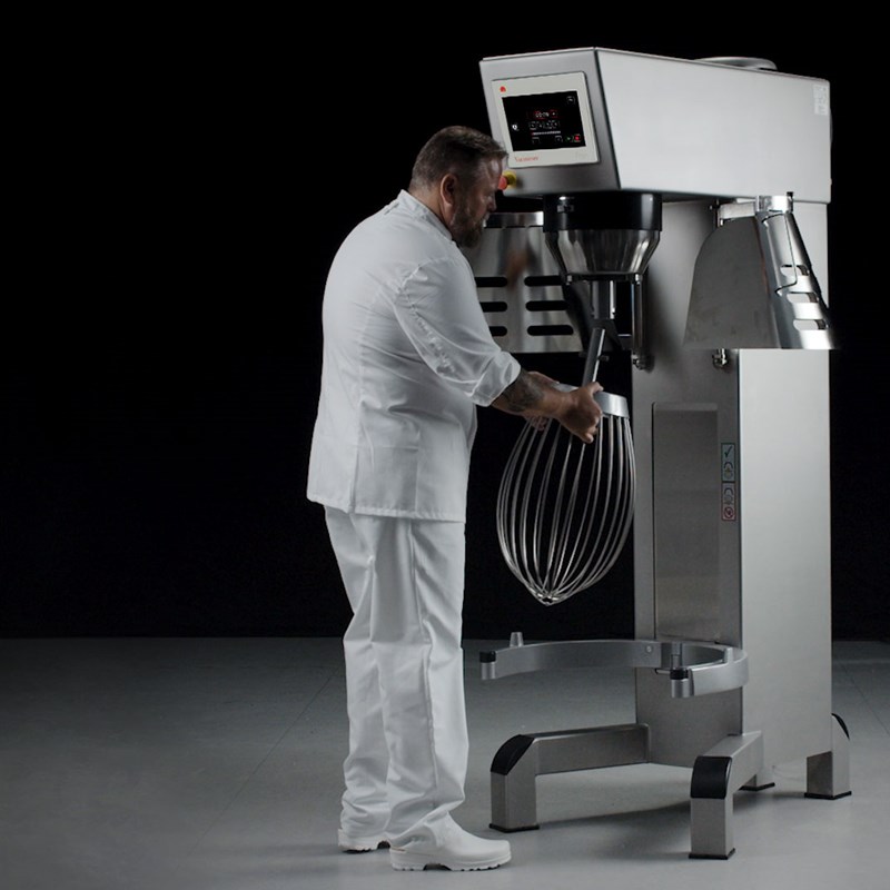 (Varimixer Ergo140 In Use Change Tool Whip 1)